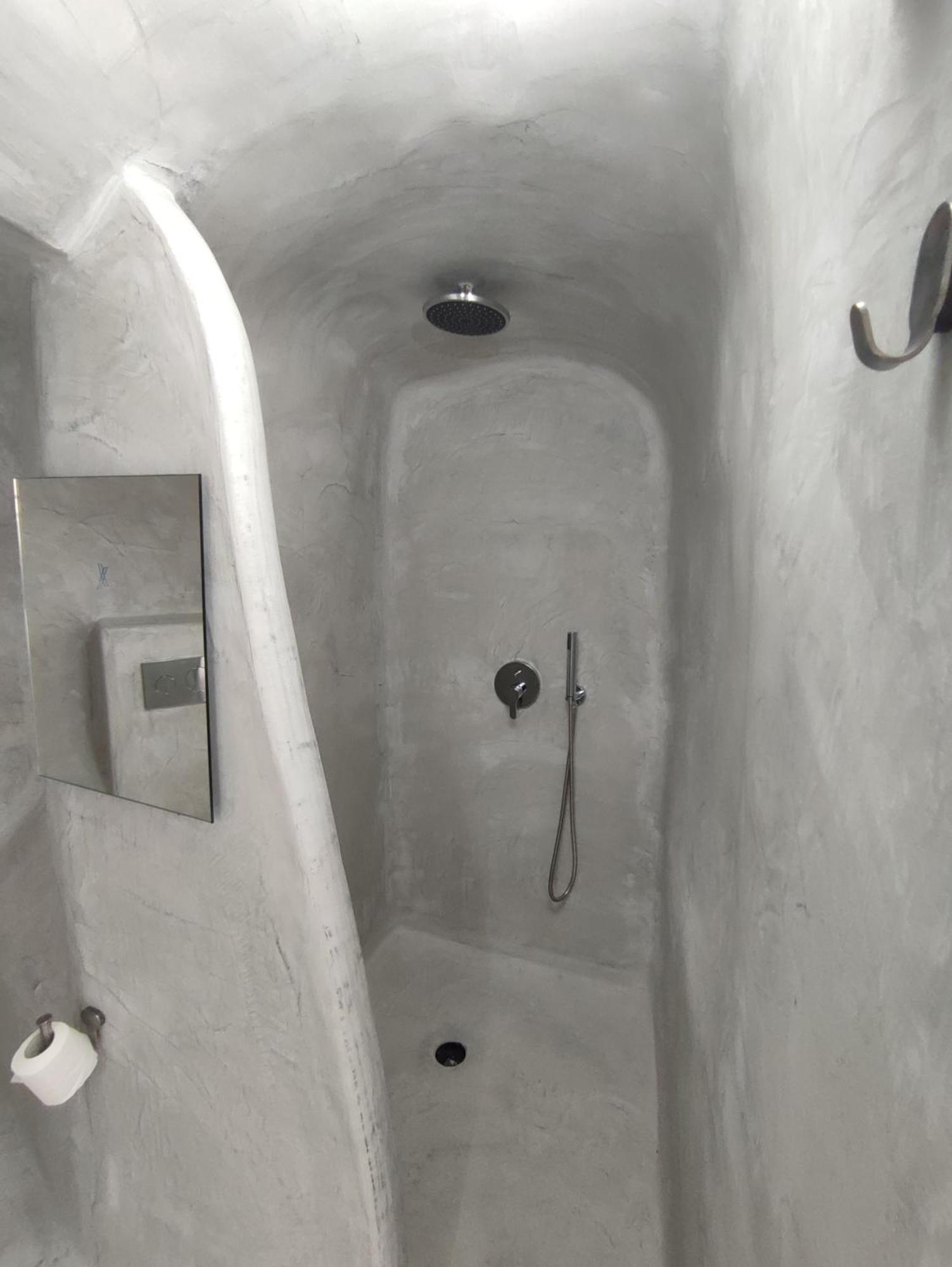 Central Santorini Serenity Rooms Тира Экстерьер фото